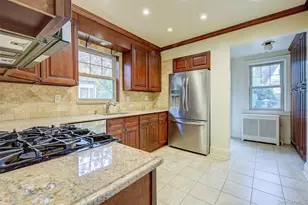 70-50 Ingram St, Forest Hills, NY 11375 - Photo 17