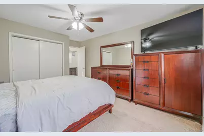 2751 Schleigel Boulevard, Amityville, NY 11701 - Photo 15