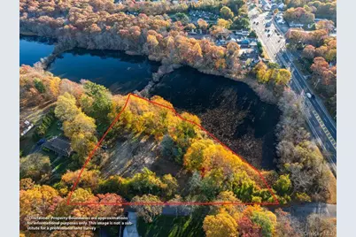 81 Old Broadway Avenue, Sayville, NY 11782 - Photo 23