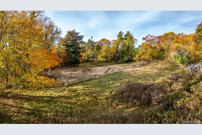 81 Old Broadway Avenue, Sayville, NY 11782 - Photo 19