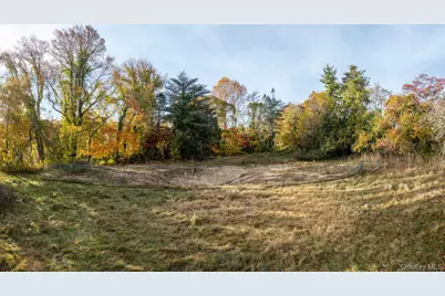 81 Old Broadway Avenue, Sayville, NY 11782 - Photo 21