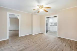 284 S Quaker Ln, Hyde Park, NY 12538 - Photo 17