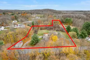 284 S Quaker Ln, Hyde Park, NY 12538 - Photo 3