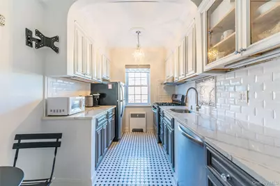 43 Floral Blvd #1C, Floral Park, NY 11001 - Photo 9