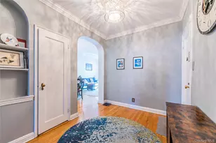 43 Floral Blvd, Floral Park, NY 11001 - Photo 5