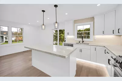 82 Seton Drive, New Rochelle, NY 10804 - Photo 17