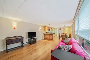 91 Village Cir W, Manorville, NY 11949 - Photo 5