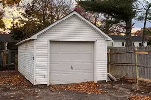 515 Sweezy Ave, Riverhead, NY 11901 - Photo 11