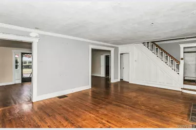 113 Murray Avenue, Port Washington, NY 11050 - Photo 7