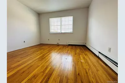 176 A Jackson Avenue, Syosset, NY 11791 - Photo 15