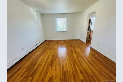 176 A Jackson Avenue, Syosset, NY 11791 - Photo 17