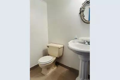 176 A Jackson Avenue, Syosset, NY 11791 - Photo 7