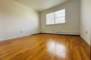 176 A Jackson Ave, Syosset, NY 11791 - Photo 13