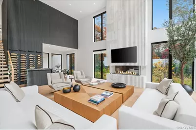 21 Westwood Road, Wainscott, NY 11975 - Photo 7