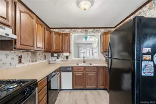 24 Avenue A, Holbrook, NY 11741 - Photo 9