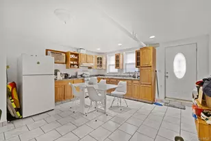 953 Rhinelander Ave, Bronx, NY 10462 - Photo 7