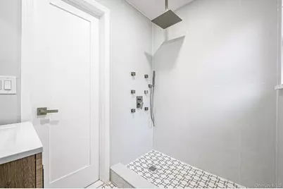 89 Hunnewell Avenue, Elmont, NY 11003 - Photo 31