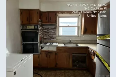 343 Cochran Place, Valley Stream, NY 11581 - Photo 11