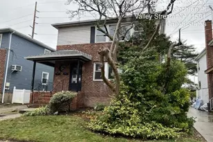 343 Cochran Pl, Valley Stream, NY 11581 - Photo 3