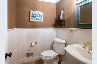 83 Edgepark Road, White Plains, NY 10603 - Photo 13