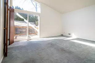 83 Edgepark Rd, White Plains, NY 10603 - Photo 15