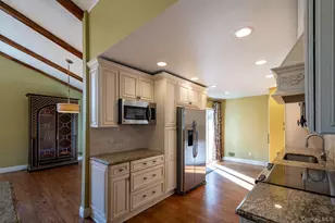 83 Edgepark Rd, White Plains, NY 10603 - Photo 7