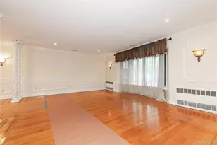 188 Rhododendron Dr, Westbury, NY 11590 - Photo 9