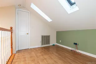 188 Rhododendron Dr, Westbury, NY 11590 - Photo 19