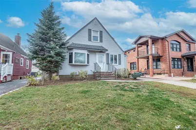 7836 271st Street, New Hyde Park, NY 11040 - Photo 3