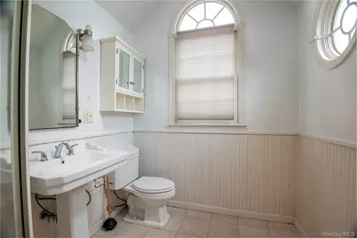 7836 271st Street, New Hyde Park, NY 11040 - Photo 15