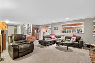 15 Duke Pl, Glen Cove, NY 11542 - Photo 25