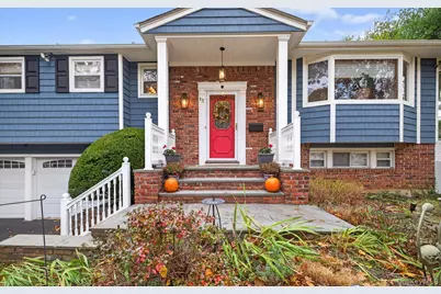 15 Duke Place, Glen Cove, NY 11542 - Photo 3