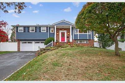 15 Duke Place, Glen Cove, NY 11542 - Photo 1