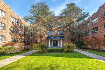 15 Canterbury Road #D6, Great Neck, NY 11021 - Photo 3