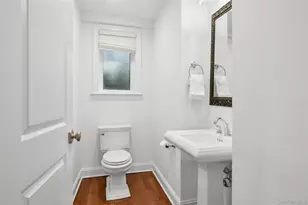 1096 Hunter Ave, Pelham, NY 10803 - Photo 17