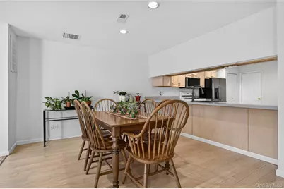 13 Parkridge Court, Huntington, NY 11743 - Photo 5