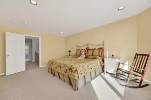 13 Parkridge Ct, Huntington, NY 11743 - Photo 15