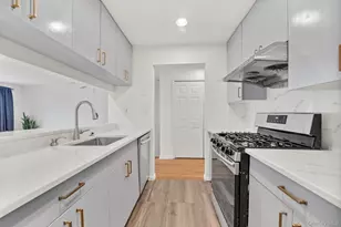 242-29A Oak Park Dr, Douglaston, NY 11362 - Photo 5