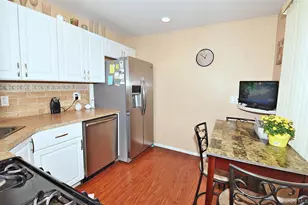 529 Lombard St, North Babylon, NY 11703 - Photo 5