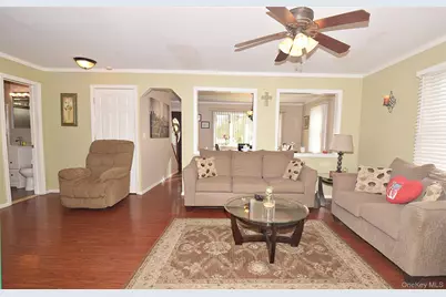 529 Lombard Street, North Babylon, NY 11703 - Photo 7