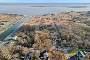 83 Elm Rd E, Mastic Beach, NY 11951 - Photo 25