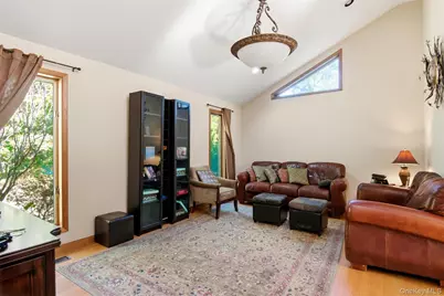 18 Greenlawn Road, Huntington, NY 11743 - Photo 17