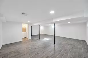 123 Cayuga Ave, Deer Park, NY 11729 - Photo 15