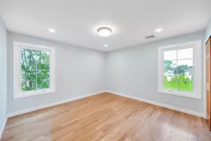 123 Cayuga Ave, Deer Park, NY 11729 - Photo 9