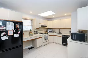 49 East Ave, Glen Cove, NY 11542 - Photo 7