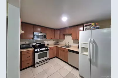 172 Argyle Avenue, Uniondale, NY 11553 - Photo 3