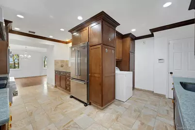 1 Echo Bay Place, New Rochelle, NY 10805 - Photo 13