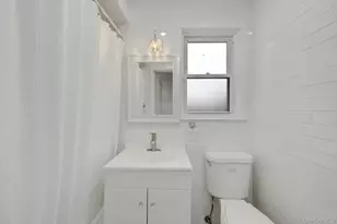 1 Echo Bay Pl, New Rochelle, NY 10805 - Photo 23