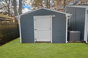 381 Grace St, Holbrook, NY 11741 - Photo 19