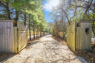 290 Montauk Hwy, Southampton, NY 11968 - Photo 29